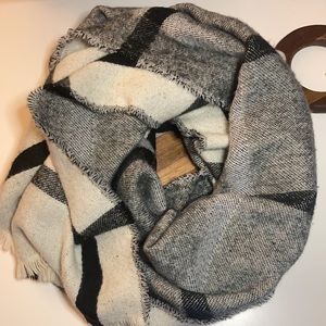 Blanket Scarf with Unfinished Hem (Reversible)